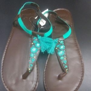 Hollister Sandals NWT Medium
